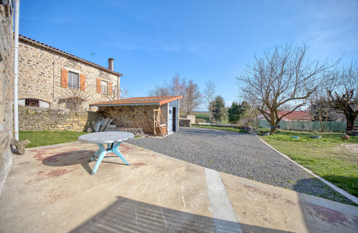 Maison de village à coté du lac de Naussac — photo 2
