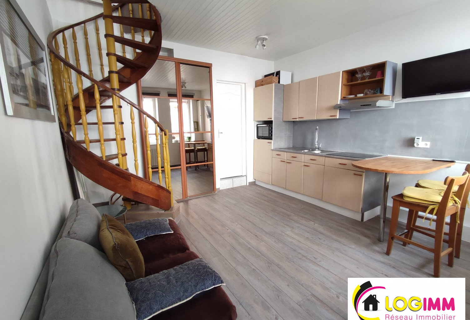 Jolie maison meublée en location — photo 1