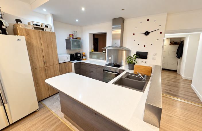 LE BROC   4 PIÈCES DE 73 M2 AVEC CAVE DE 20 M2 — photo 3
