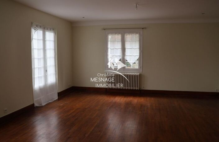 À louer chez Christelle Mesnage Immobilier - QUEVERT - Maiso — photo 3