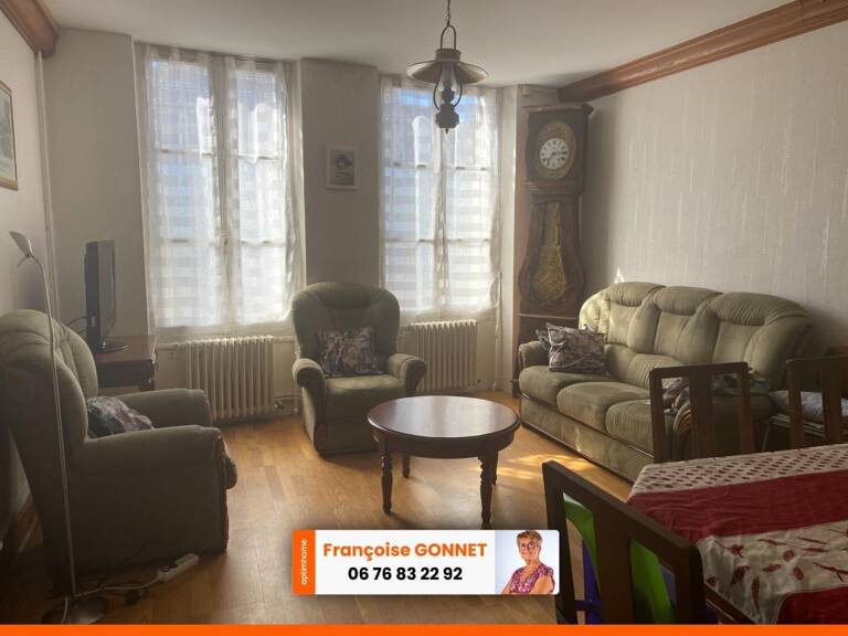 Maison de 120 m² - Centre ville de SAINT AMAND MONTROND - 3 Chambres - Dépendances - 84 900 € — photo 1