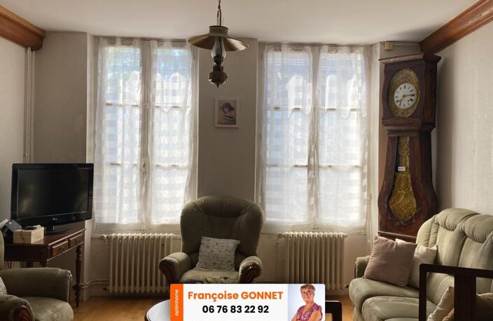 Maison de 120 m² - Centre ville de SAINT AMAND MONTROND - 3 Chambres - Dépendances - 84 900 € — photo 4
