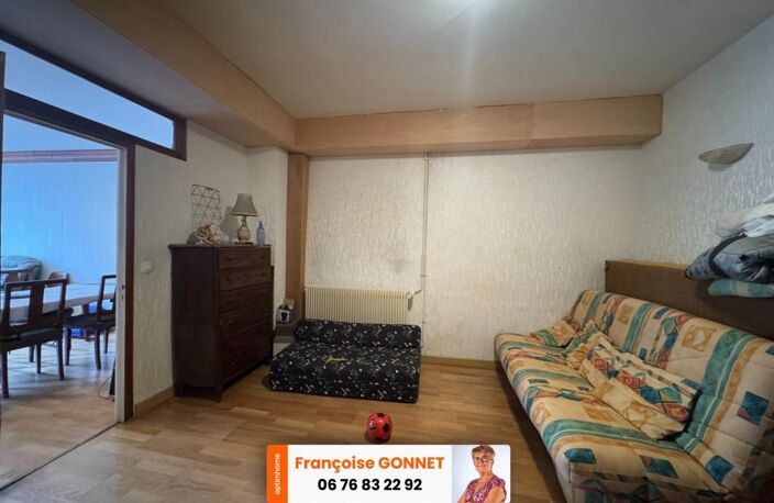 Maison de 120 m² - Centre ville de SAINT AMAND MONTROND - 3 Chambres - Dépendances - 84 900 € — photo 5