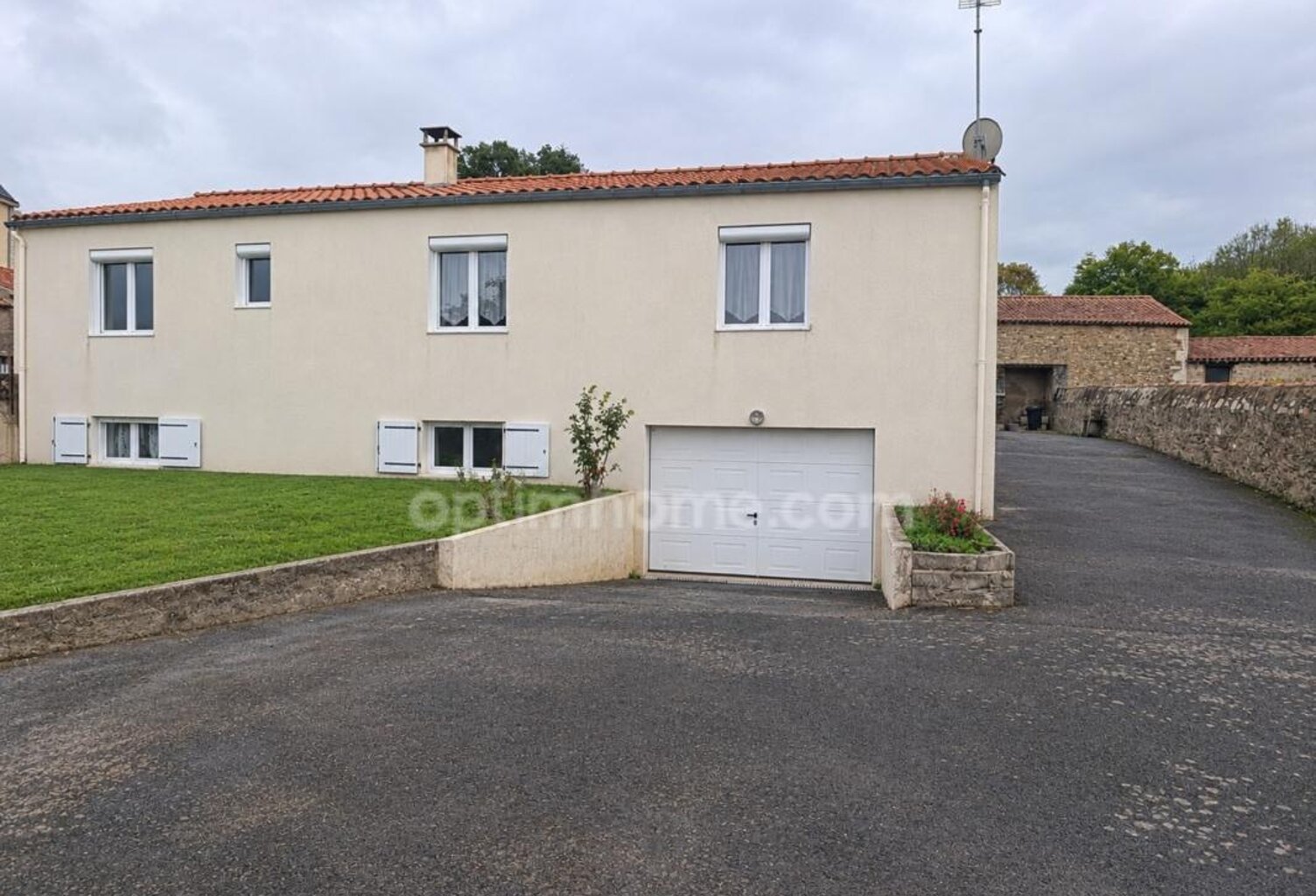 MAISON DE PLAIN-PIED – 3 CHAMBRES – SOUS-SOL DE 100 m² – TERRAIN DE 1 200 m² SANS VIS-À-VIS ! — photo 1