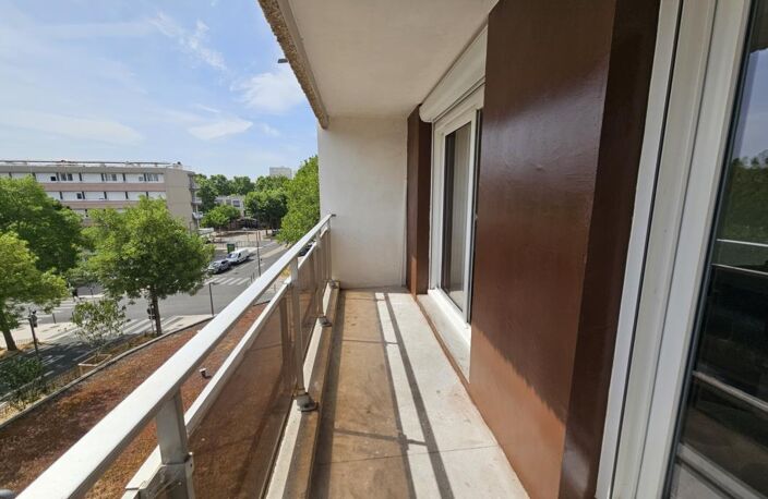 Appartement avec asensceur, 3 piéces, une cave et 1 place de parking privée — photo 5