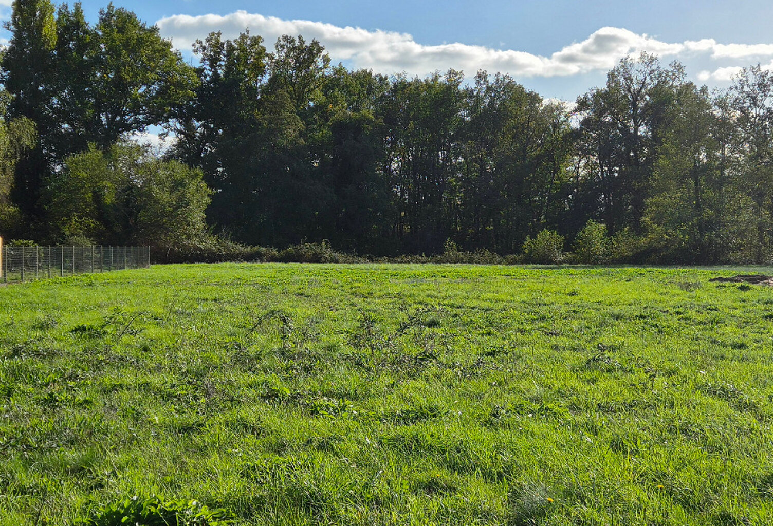 Terrain à bâtir à Saint-Antoine-sur-l'Isle (33660) — photo 1
