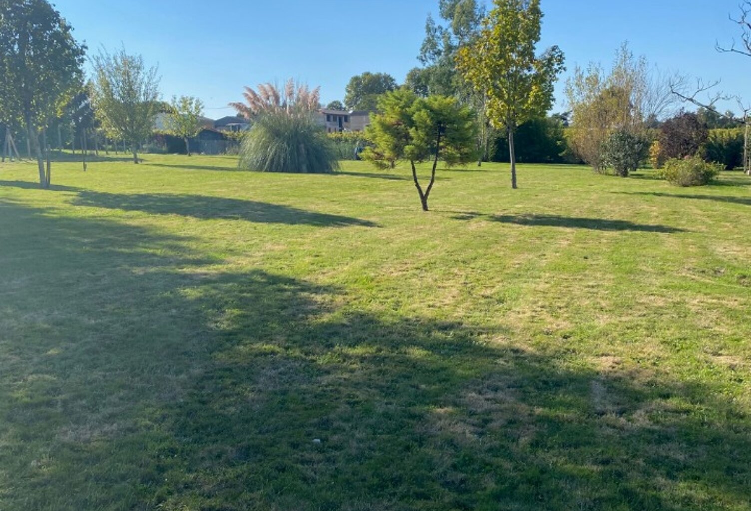 Terrain à bâtir à Arveyres (33500) — photo 1
