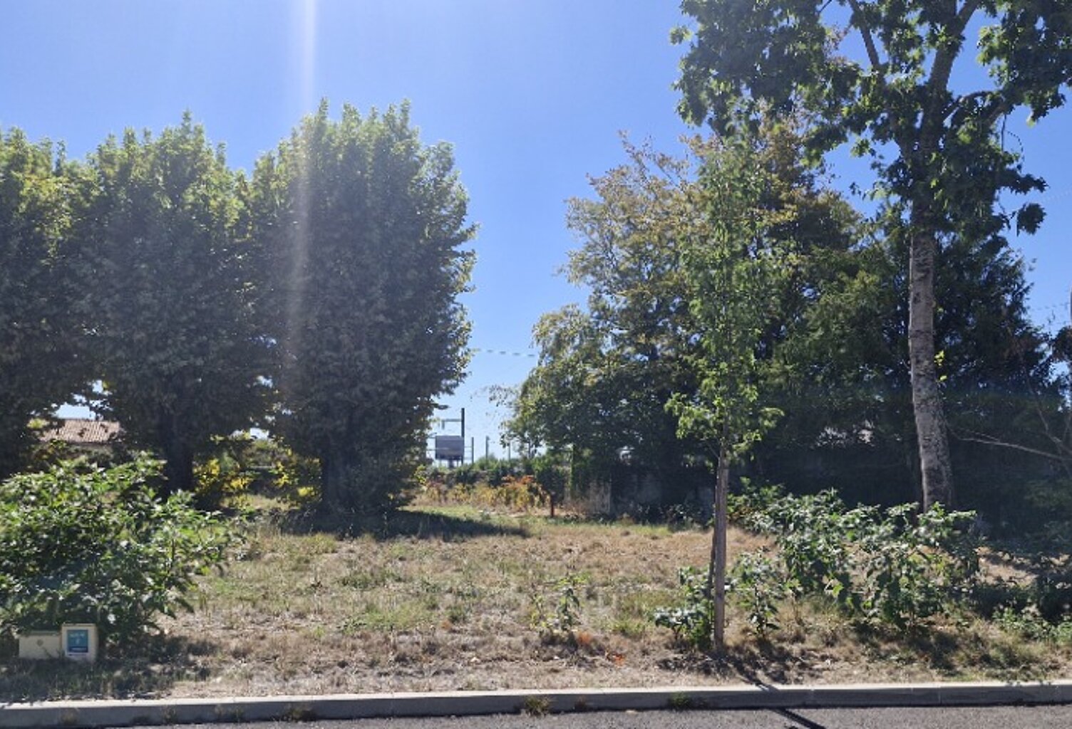 Terrain à bâtir à Arbanats (33640) — photo 1