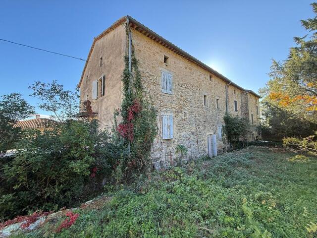 Maison à Banne