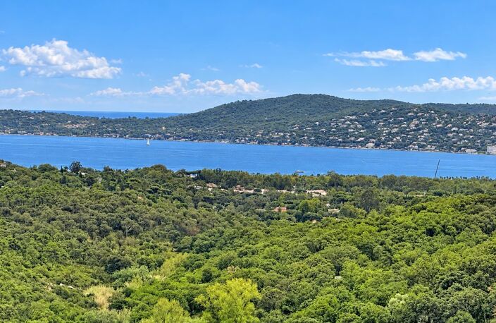 GRIMAUD – PROPRIÉTÉ D’EXCEPTION AVEC VUE PANORAMIQUE SUR LE GOLF — photo 2