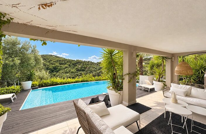 GRIMAUD – PROPRIÉTÉ D’EXCEPTION AVEC VUE PANORAMIQUE SUR LE GOLF — photo 3