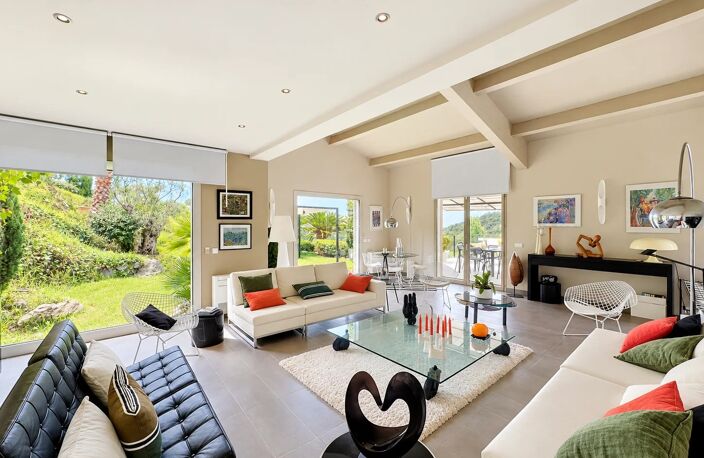 GRIMAUD – PROPRIÉTÉ D’EXCEPTION AVEC VUE PANORAMIQUE SUR LE GOLF — photo 5