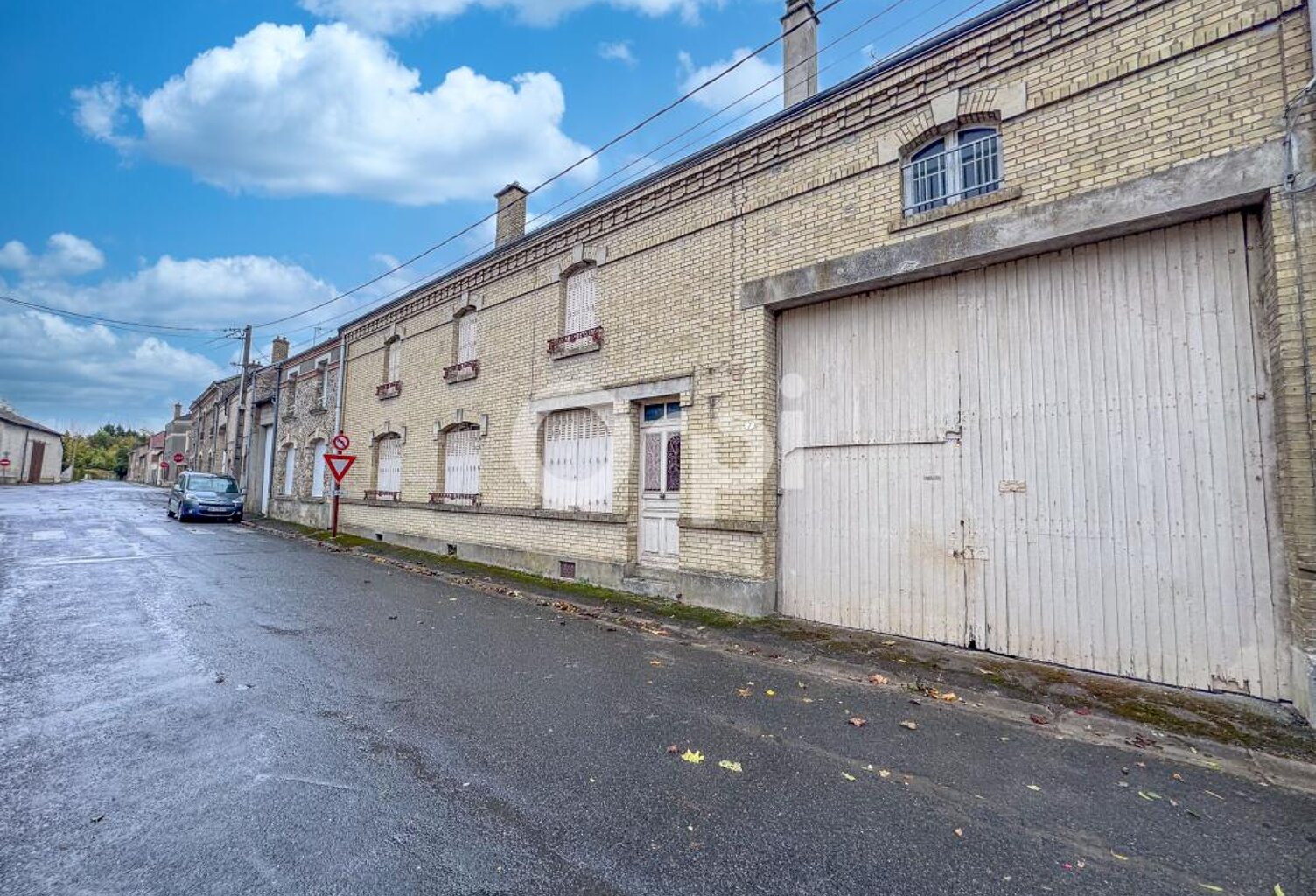 Maison et grange à vendre — photo 1