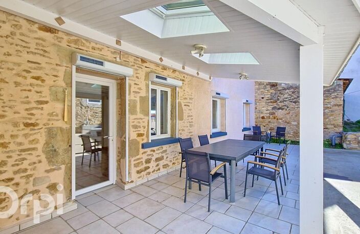 A VENDRE MOISSAT ENSEMBLE IMMOBILIER MAISON FAMILIALE GRANGE DEPENDANCES TERRAIN — photo 2