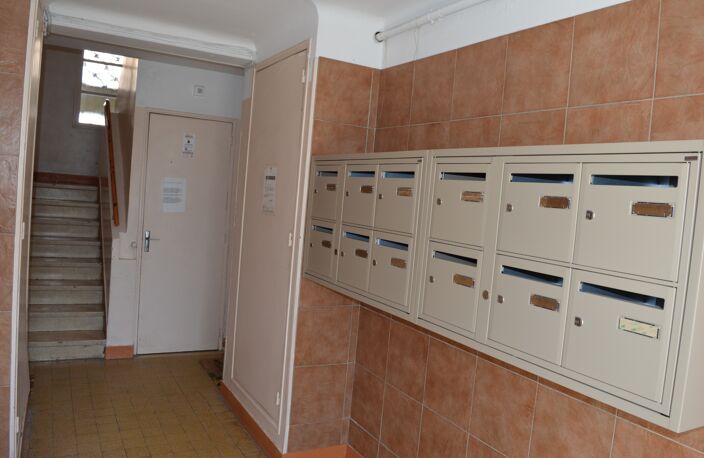 Marseille 13004 Chutes Lavie Appartement T4 de 60 m2 au calme Résidence bien tenue — photo 2