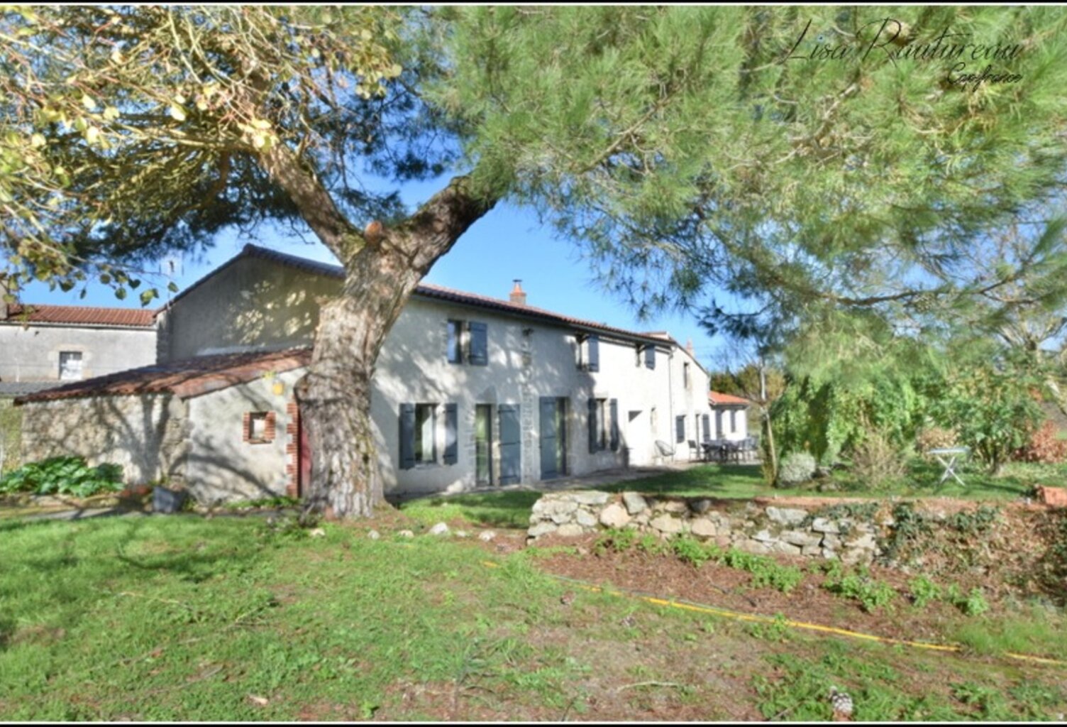 Maison à vendre 8 pièces LA BRUFFIERE (85) — photo 1