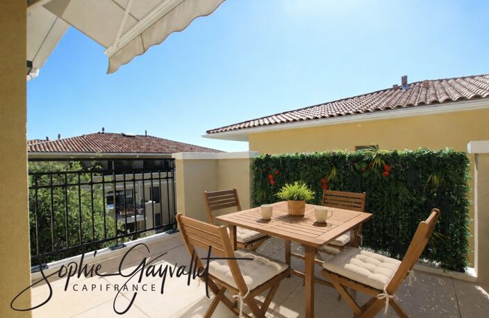 PUYRICARD – T3 DERNIER ÉTAGE – TERRASSE – PISCINE – BOX & PARKING — photo 2