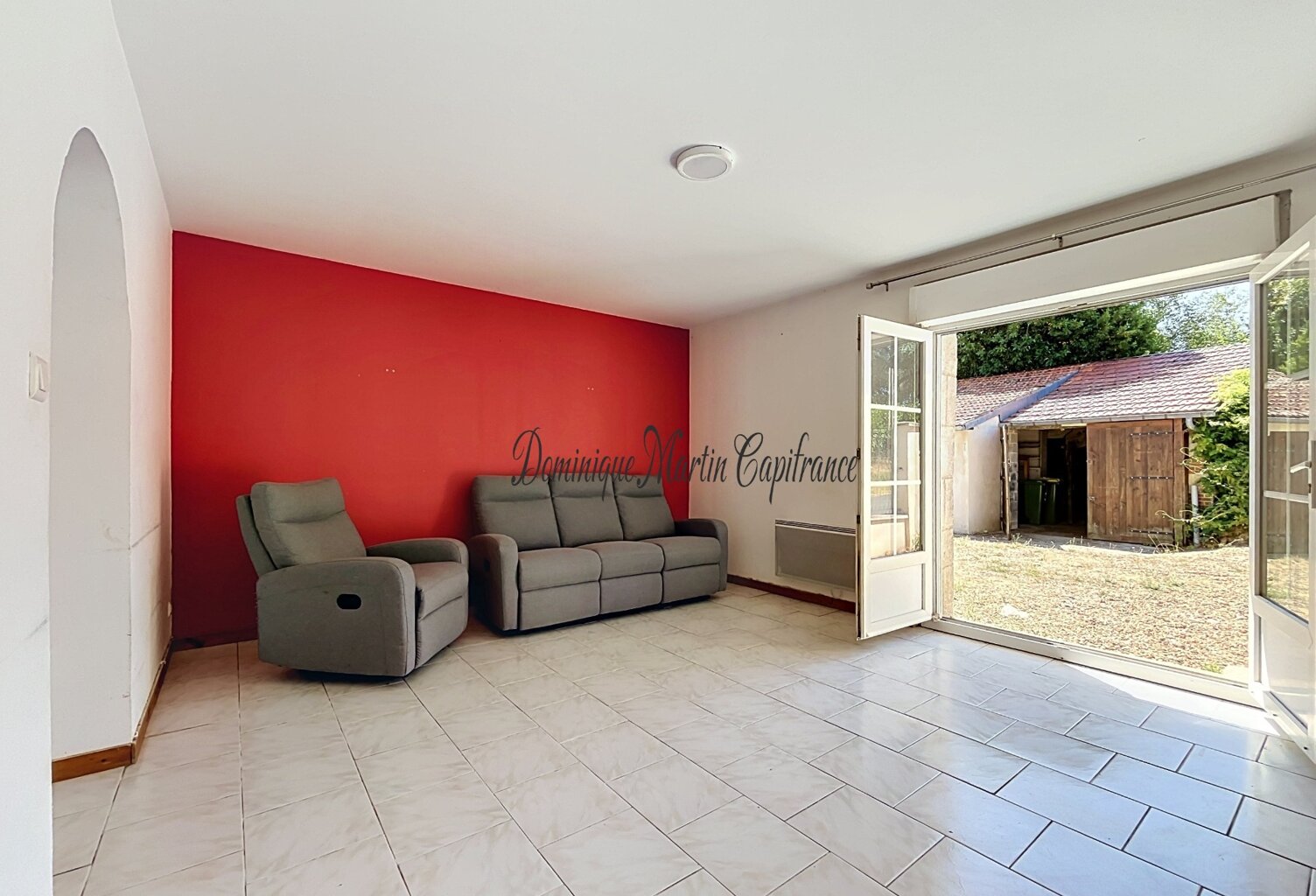 BEAUMONT SUR DEME (72)-Maison en pierre avec jardin clos, double garage et potentiel d'agrandissement — photo 1