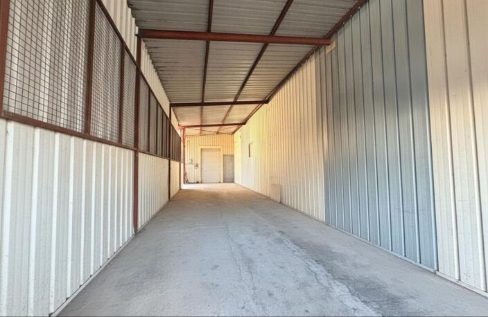Hangars 685 m² + bureaux 90 m² + parking 600 m² - ZI Pré de l'Aube — photo 5