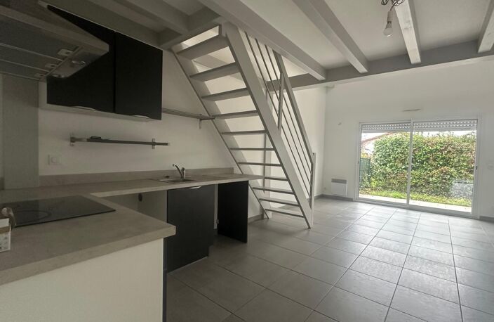 Location appartement 1 pièce 47 m² à Espelette (64250) — photo 3
