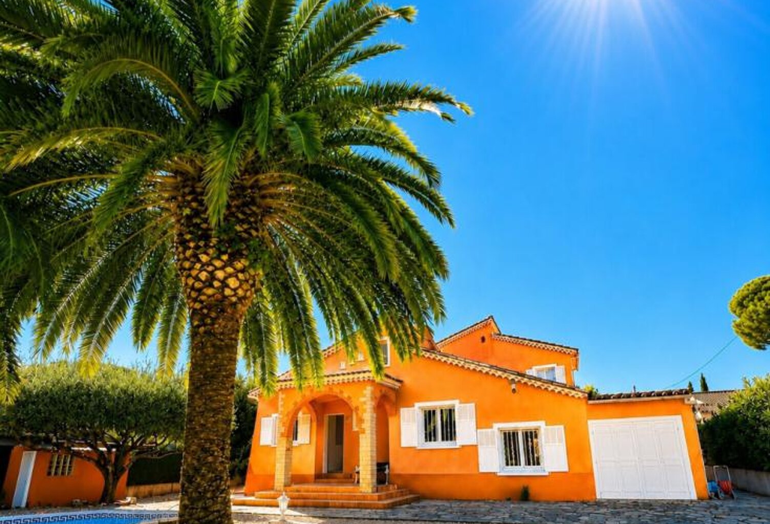 Villa T6 de 160 m2 sur 850 m² terrain avec piscine et garage - Plain pied — photo 1