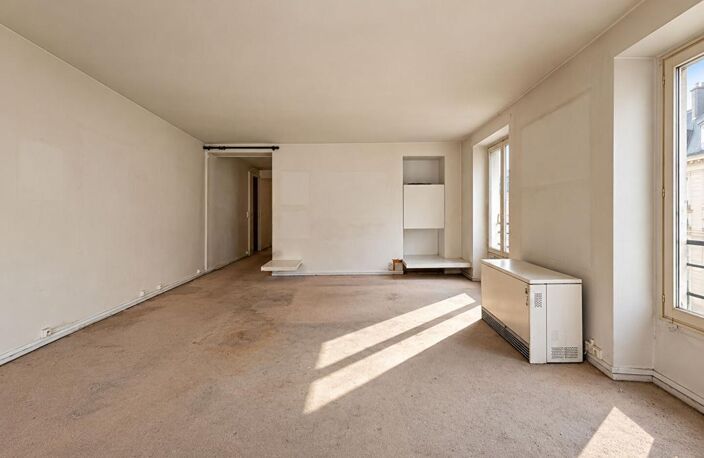 Paris 2? ? Rue Rameau | Appartement d'angle, lumière et vues sur les toits — photo 2