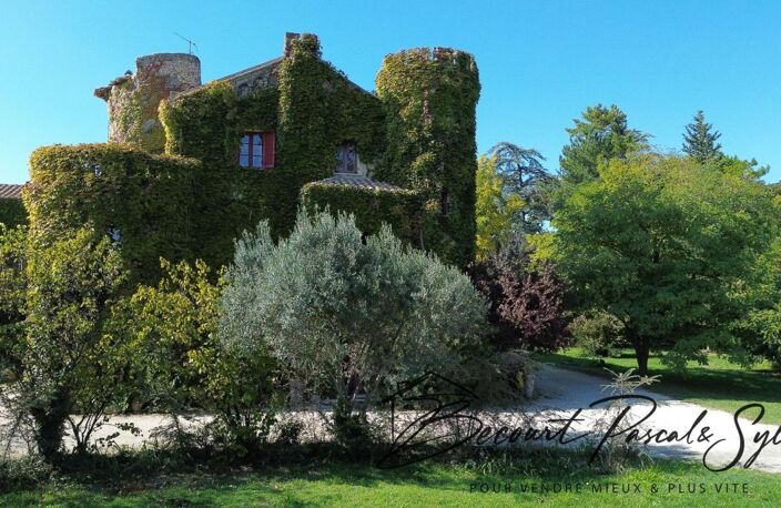 A vendre Bureaux loués  dans un château du 16 ème Le Pontet 151 m2 (84130) avec parc — photo 2