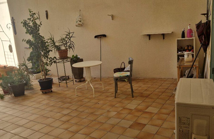 Très belle maison  avec une belle terrasse et un grand garage — photo 2