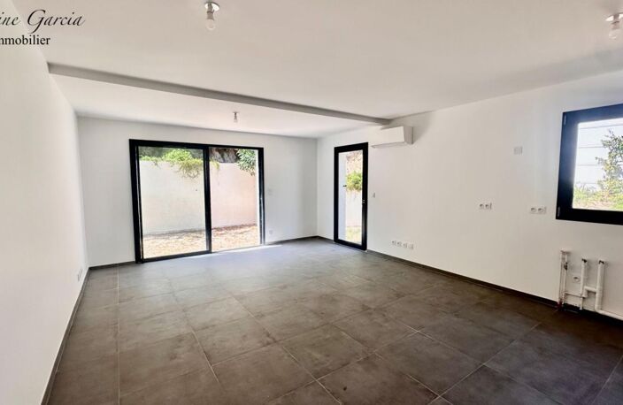 SIX FOURS LES PLAGES - CONSTRUCTION RECENTE - APPARTEMENT DE TYPE 3 - JARDIN 72 M² - PARKING PRIVATIF SOUS SOL — photo 4