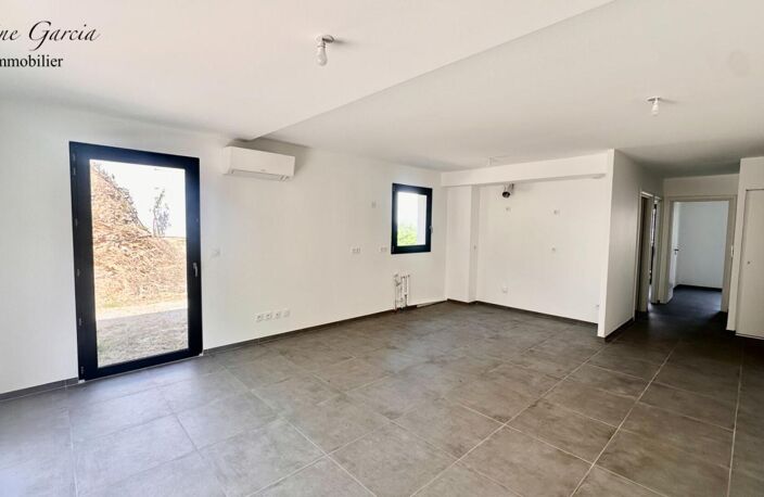 SIX FOURS LES PLAGES - CONSTRUCTION RECENTE - APPARTEMENT DE TYPE 3 - JARDIN 72 M² - PARKING PRIVATIF SOUS SOL — photo 5