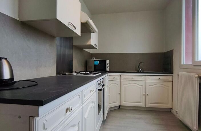 Exclusivité ! Vente interactive, APPEL d'OFFRES. Côtes d'Armor 22000 SAINT-BRIEUC. 2 lots, appartement 3 chambres avec cave et balcon — photo 3