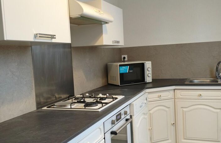 Exclusivité ! Vente interactive, APPEL d'OFFRES. Côtes d'Armor 22000 SAINT-BRIEUC. 2 lots, appartement 3 chambres avec cave et balcon — photo 4