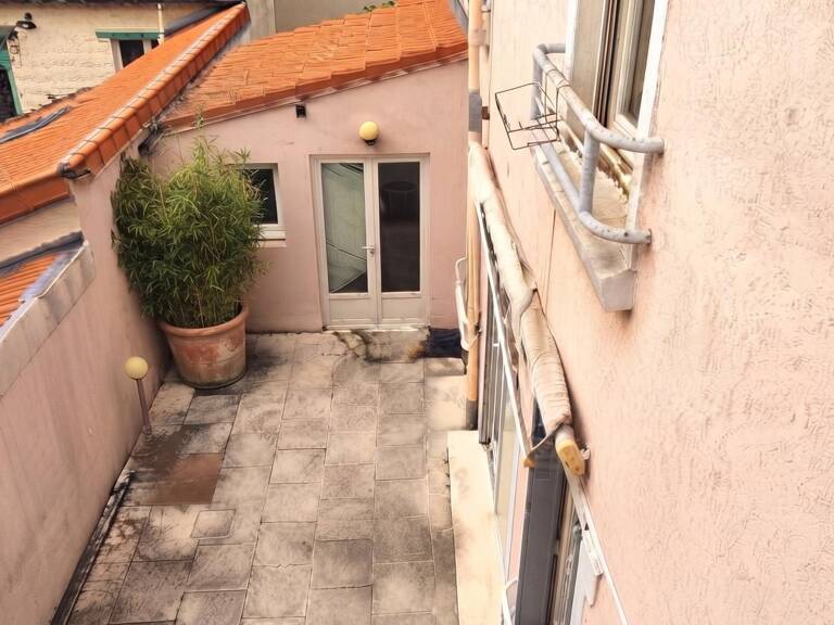 MAISON AVEC COUR A RENOVER ENTIEREMENT — photo 1