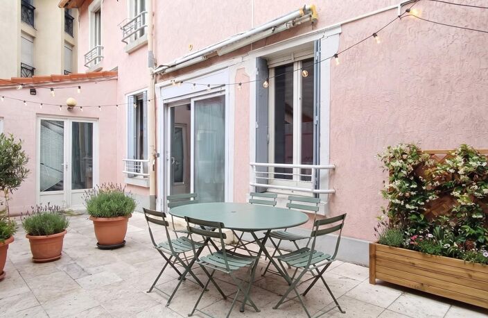 MAISON AVEC COUR A RENOVER ENTIEREMENT — photo 2