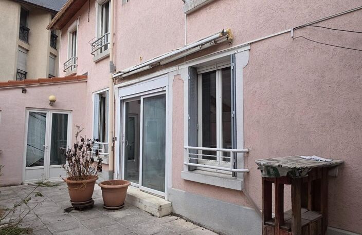 MAISON AVEC COUR A RENOVER ENTIEREMENT — photo 3
