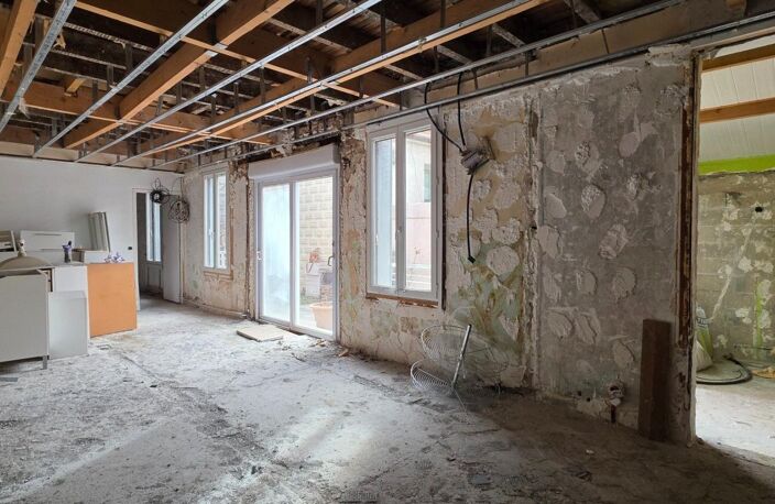 MAISON AVEC COUR A RENOVER ENTIEREMENT — photo 5