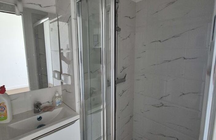 LOCATION STUDIO VUE MER NON MEUBLE — photo 3