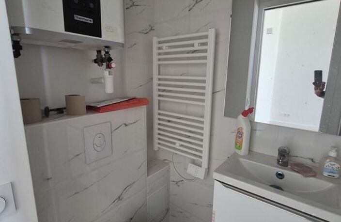 LOCATION STUDIO VUE MER NON MEUBLE — photo 4