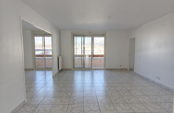 TOULON CENTRE   T7 DE 137 M2 AVEC BALCON ET CELLIER — photo 2