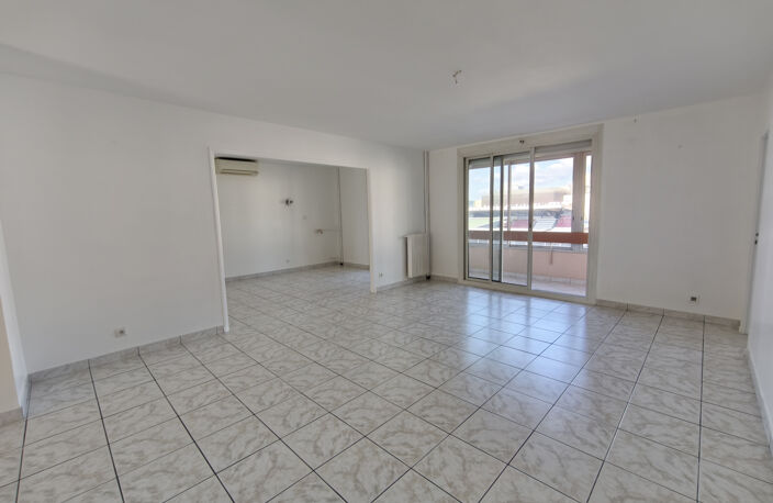 TOULON CENTRE   T7 DE 137 M2 AVEC BALCON ET CELLIER — photo 3