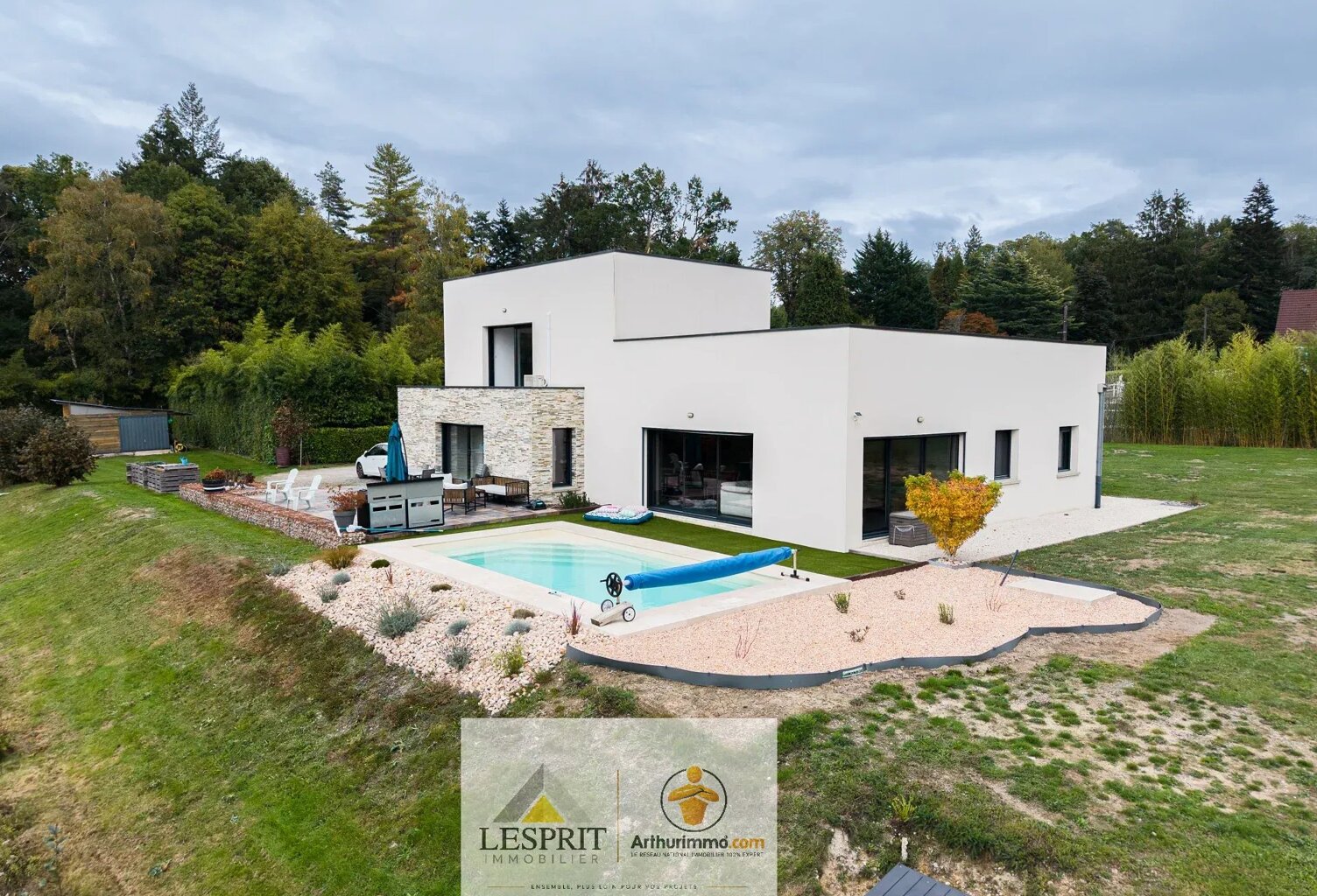 PROPRIÉTÉ D’EXCEPTION – 6,6 HECTARES AVEC 3 ÉTANGS, PISCINE ET GÎTE — photo 1