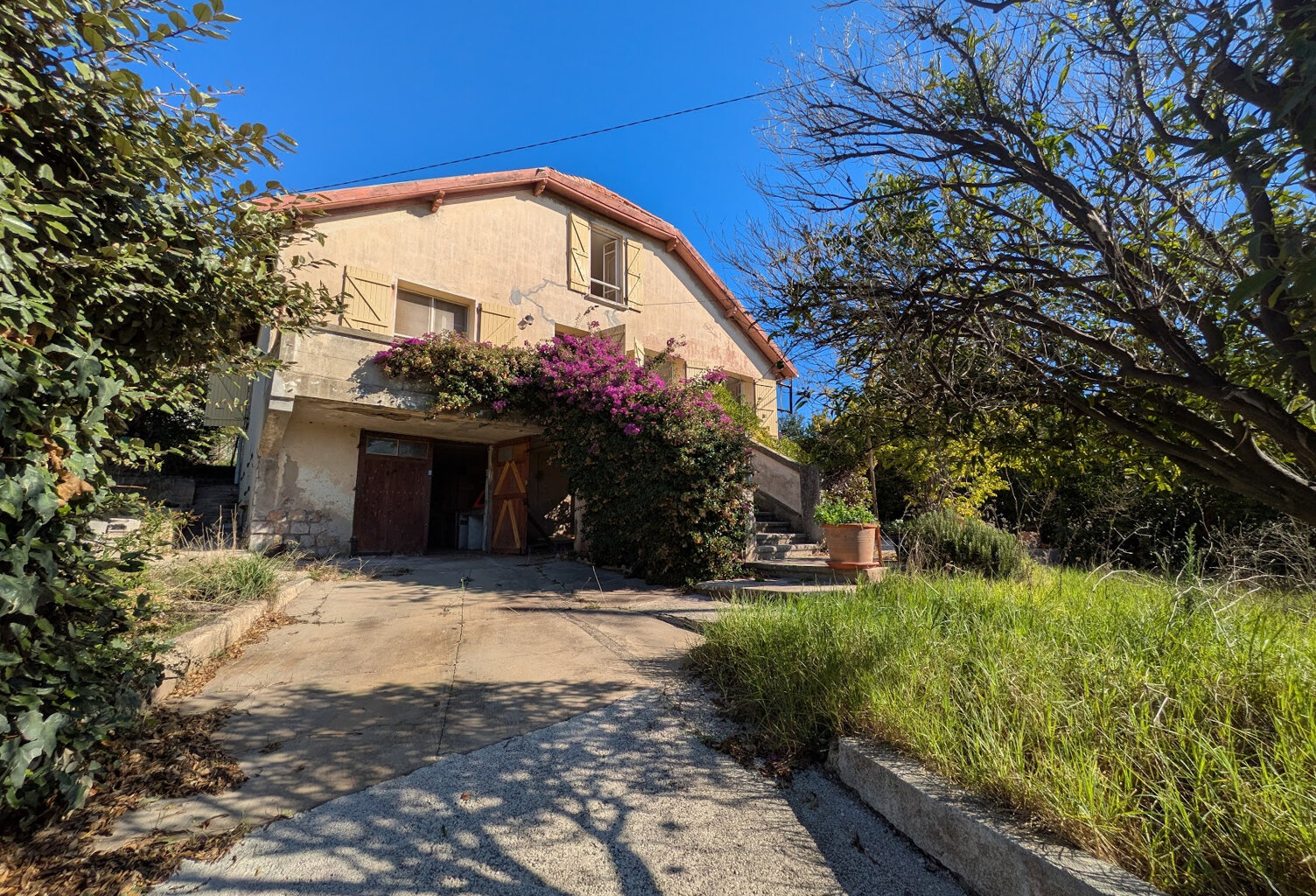 CARQUEIRANNE   BAS PARADIS   MAISON À RÉNOVER AVEC FORT POTE — photo 1