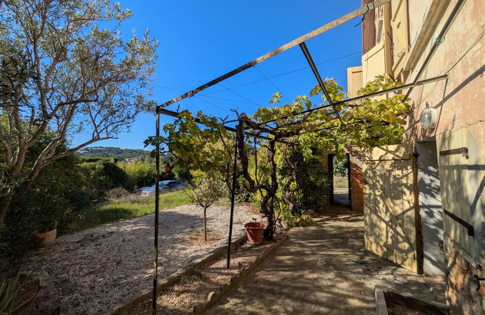 CARQUEIRANNE   BAS PARADIS   MAISON À RÉNOVER AVEC FORT POTE — photo 2