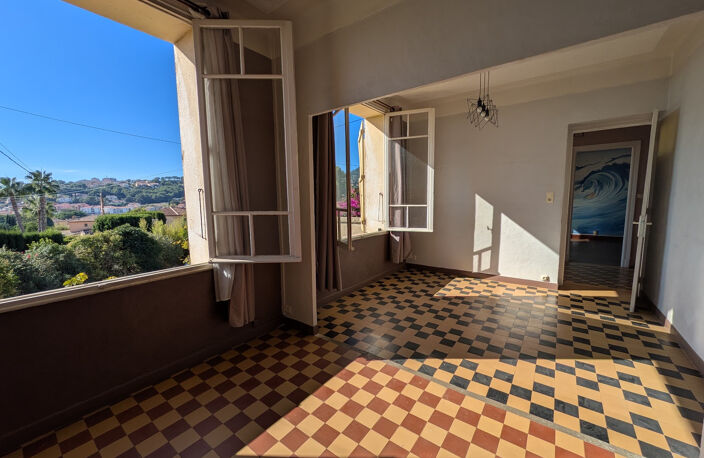 CARQUEIRANNE   BAS PARADIS   MAISON À RÉNOVER AVEC FORT POTE — photo 5