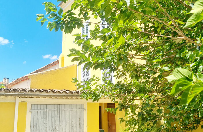 Affaire Draguignan belle maison de ville F4 230m de terrain — photo 2