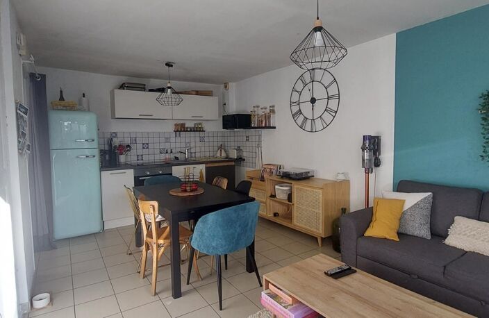 Location appartement 4 pièces 66 m² à Igé (71960) — photo 2