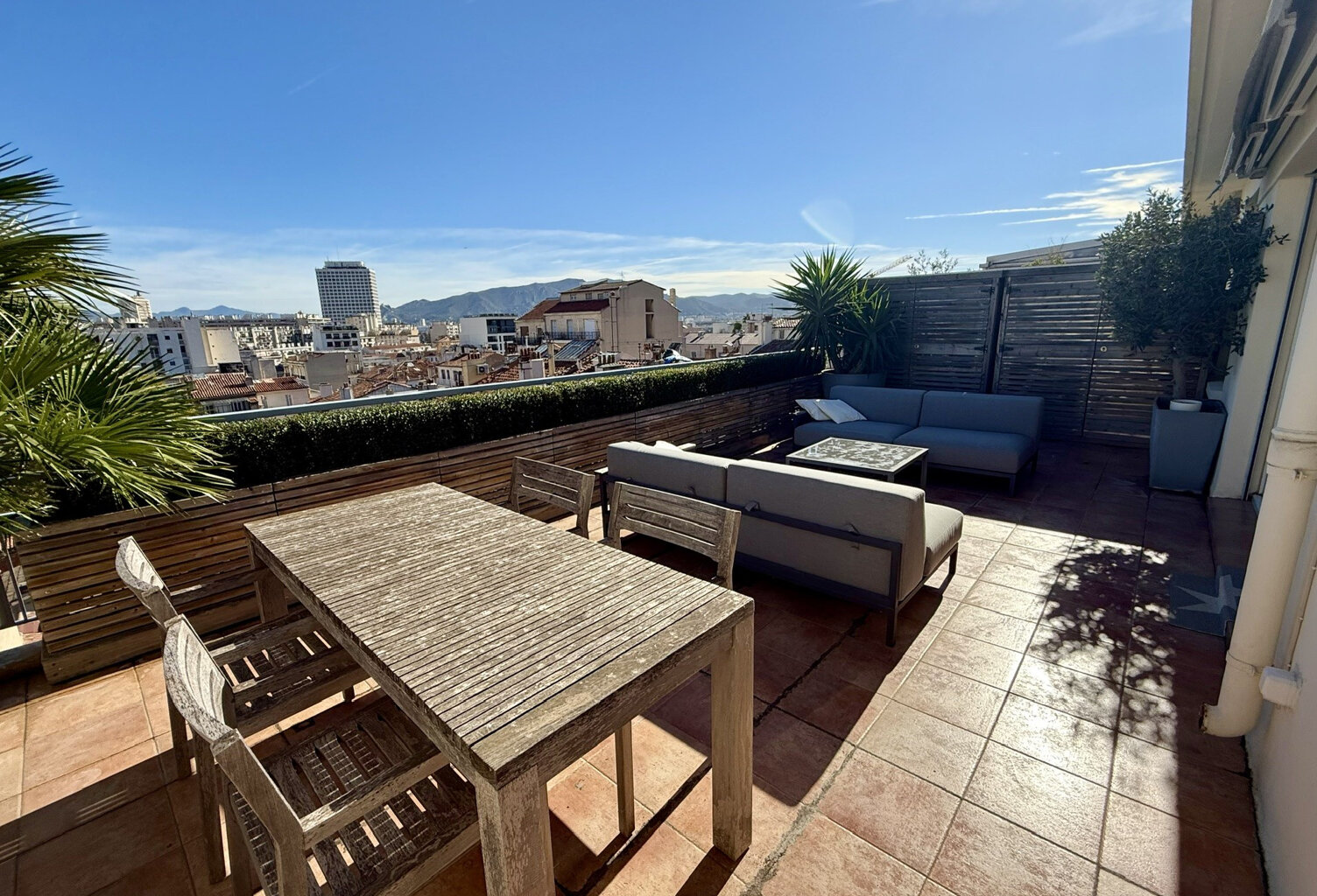 13006   MAGNIFIQUE T3 DE 82 M2 AU DERNIER ÉTAGE  PLUS TERRAS — photo 1