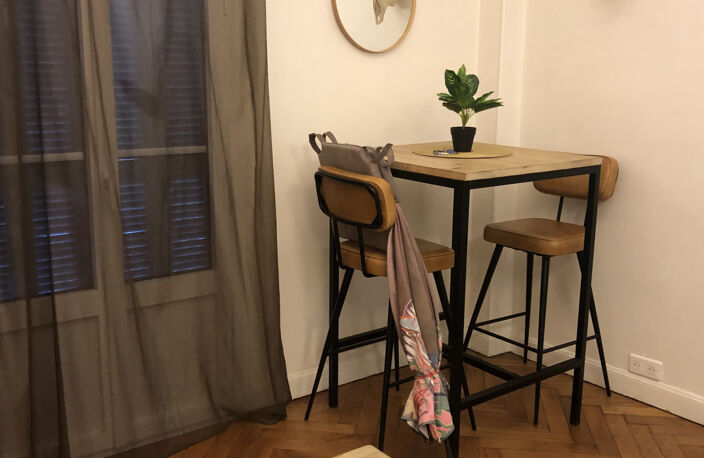 STUDIO MEUBLE NICE SHAKESPEARE 750 EUR — photo 4