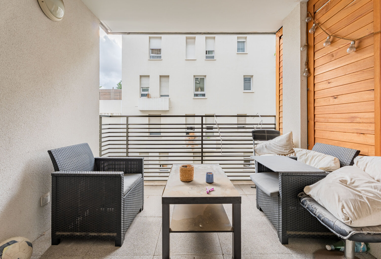 INVESTISSEMENT LOCATIF   BEAU T2 AVEC TERRASSE PLEIN SUD ET — photo 1