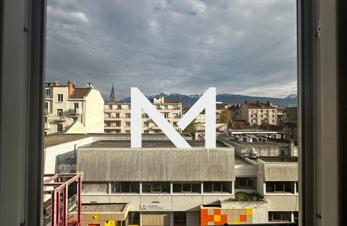 GRENOBLE - RUE D'ALEMBERT - T3 MEUBLE PROCHE ECOLE DE COMMERCE — photo 2